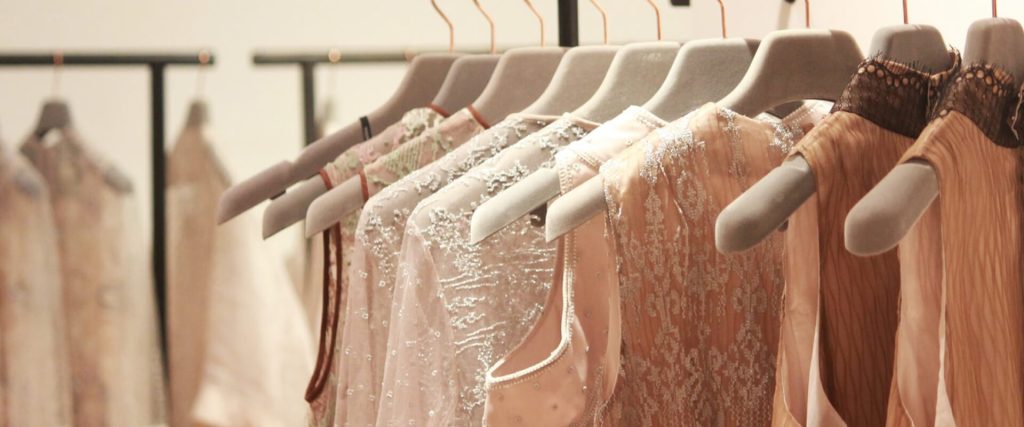 5 Dicas Essenciais para Escolher o Fornecedor de Roupas em Atacado Ideal